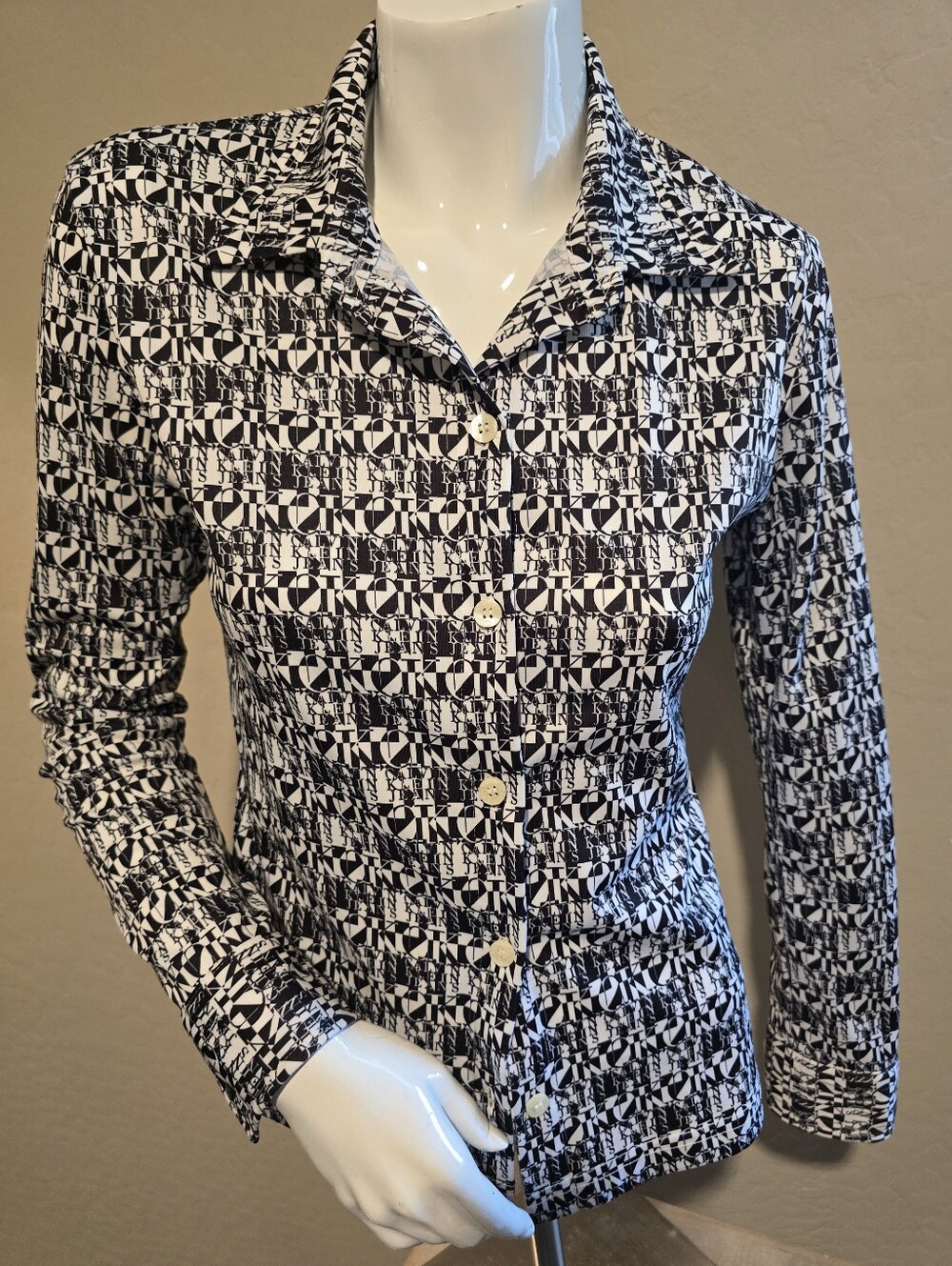 Calvin Klein Black & White Geometric Button-Up Women's Shirt